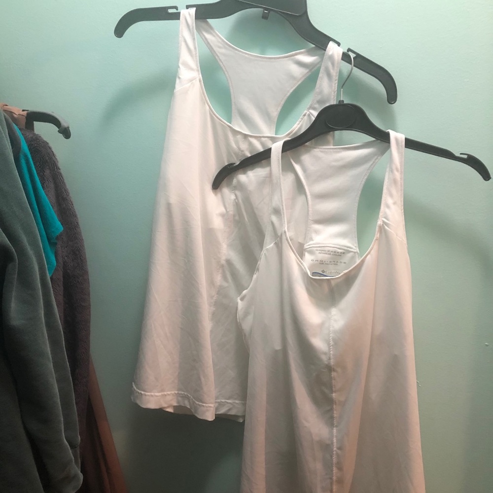 2 new Columbia Tanks